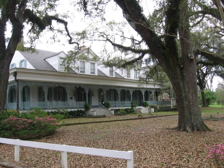 myrtles plantation front porch