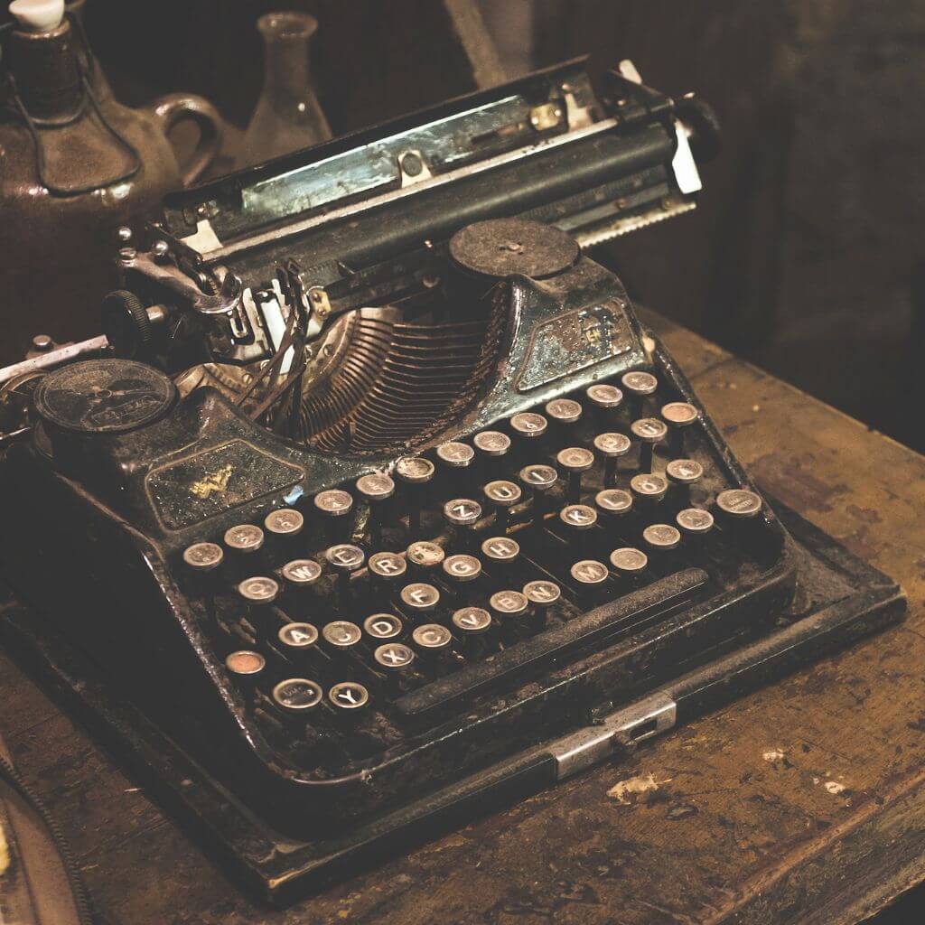 vintage typewriter for historical Southern mysteries